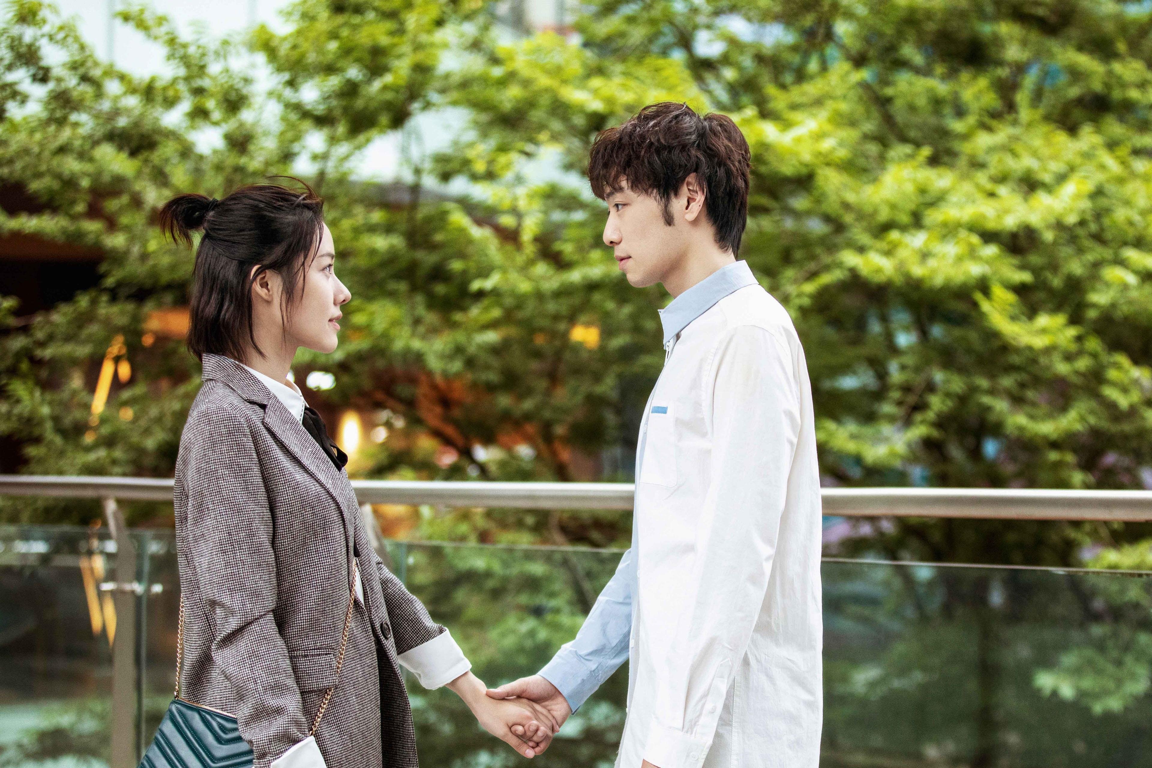 开云网站-_星空下跑步：在宇宙梦境中驰骋_，星空下奔跑的女孩头像