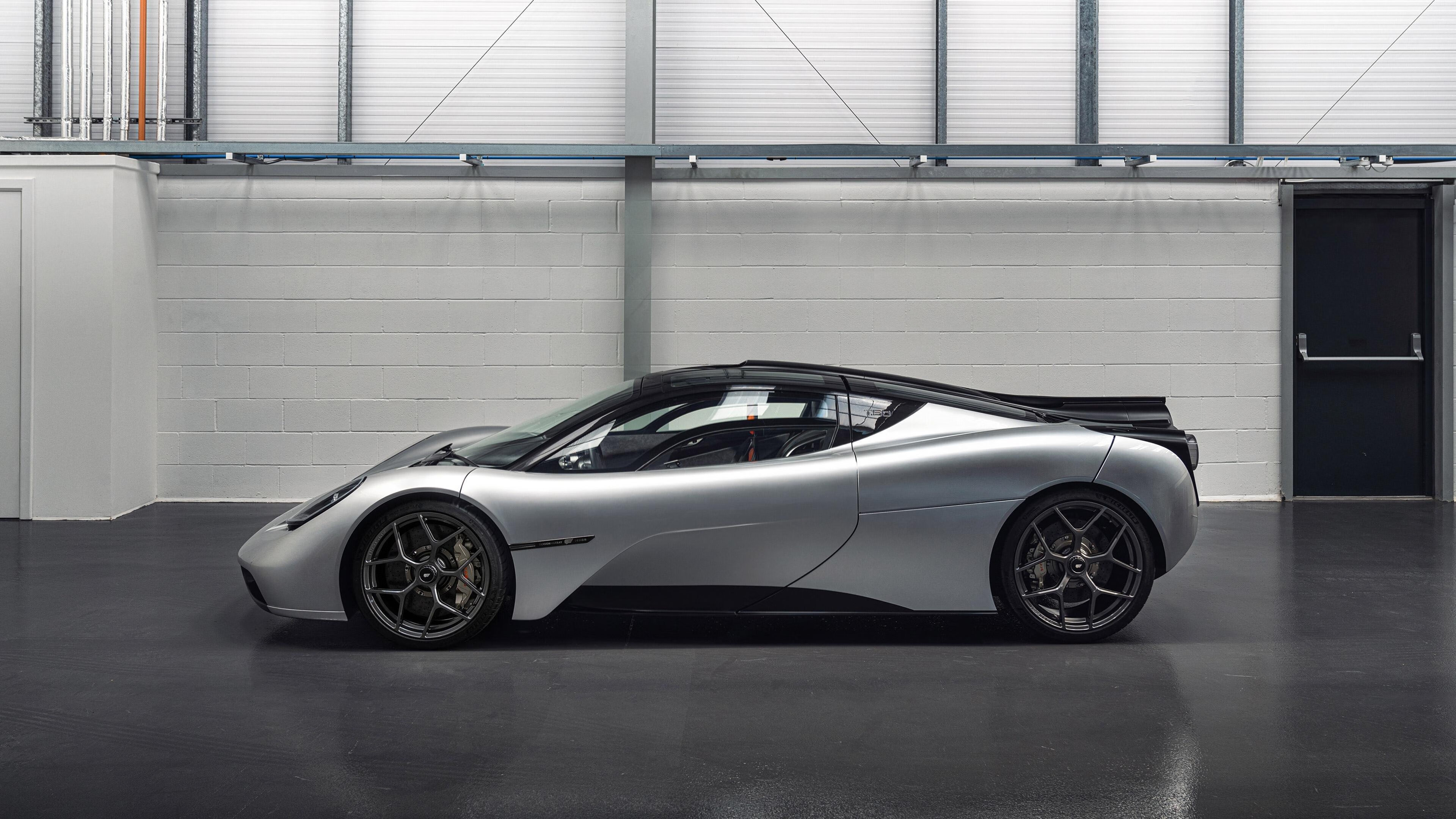 开云在线直播-中国女篮国外拉练，提升战术配合实力，中国女篮外籍教练