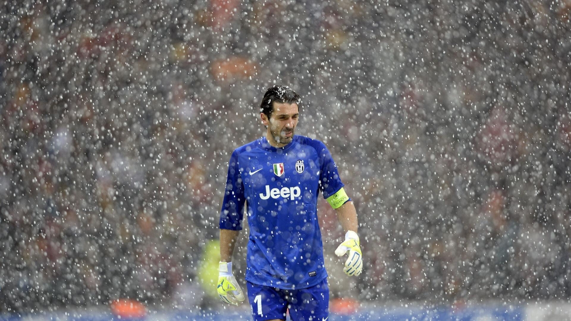 史上最“清晰”的持球突破之一：蒂伊在对手防守下，连续运球华丽过人！